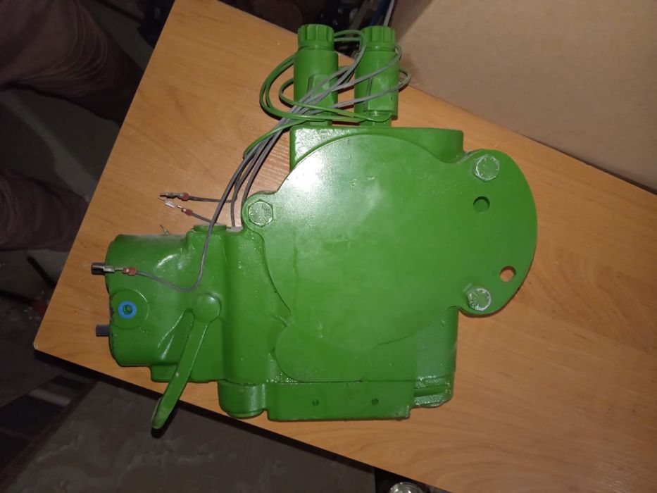 Распределитель Джон Дир  9420