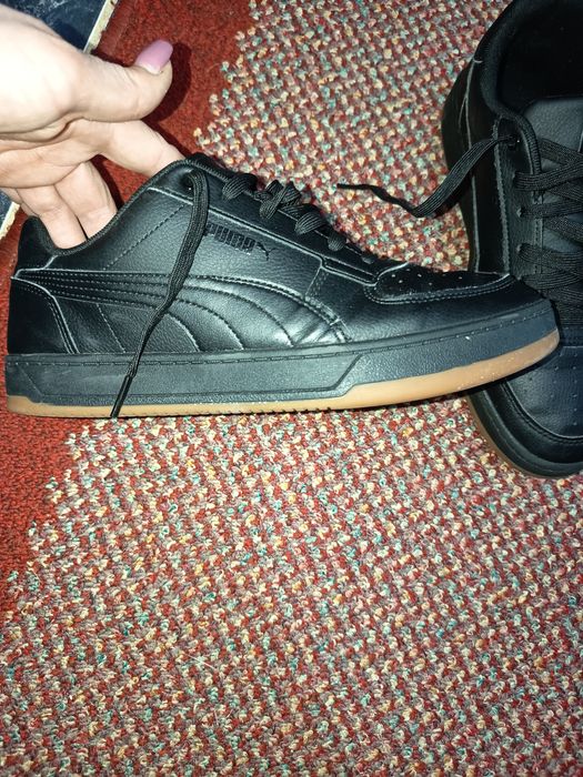 Vând adidași puțini purtati