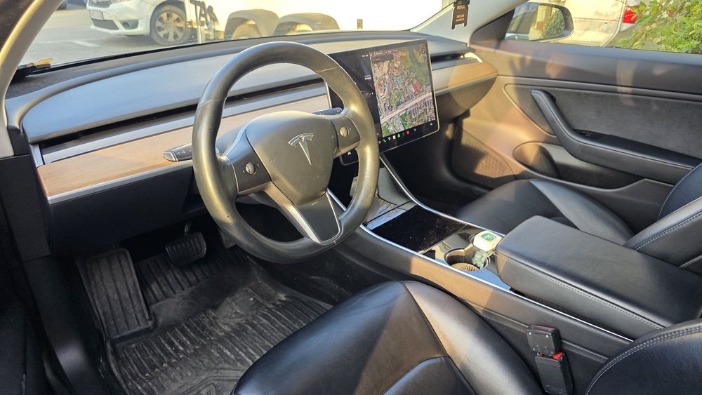 Vand sau schimb tesla model 3 dual motor an 2019 Long Range 480  cp