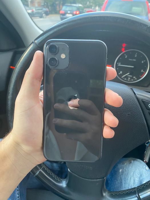 Vand 2 telefoane iphone 11-Black,impreuna sau separat