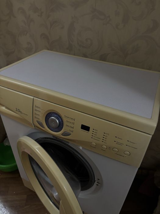 Стиральная машина LG 3.5 кг, в хорошем состоянии