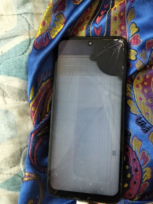 Redmi 12 сломанный дисплей