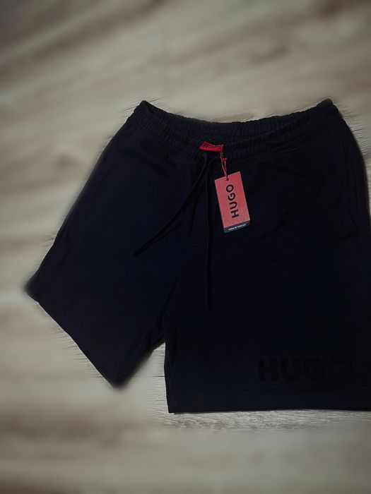 Къси панталони HUGO 50535260 Черен Relaxed Fit