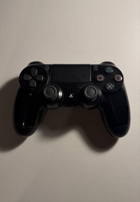 PlayStation 4 Pro 1TB + джойстик + 6 игри (FIFA, Call of Duty, Mafia)