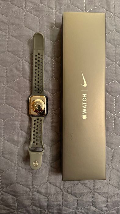 Заглавие: Apple Watch Nike Series 7 (45mm) – Пълен комплект + Втора оригинална Nike каишка