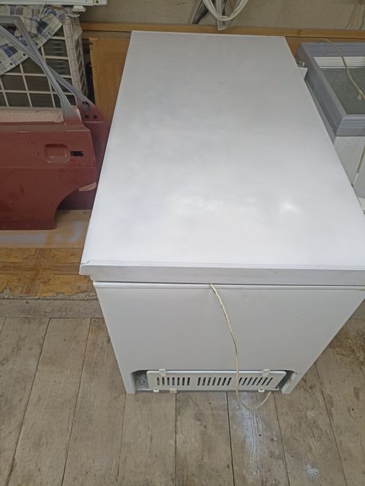 Продам морозильник
