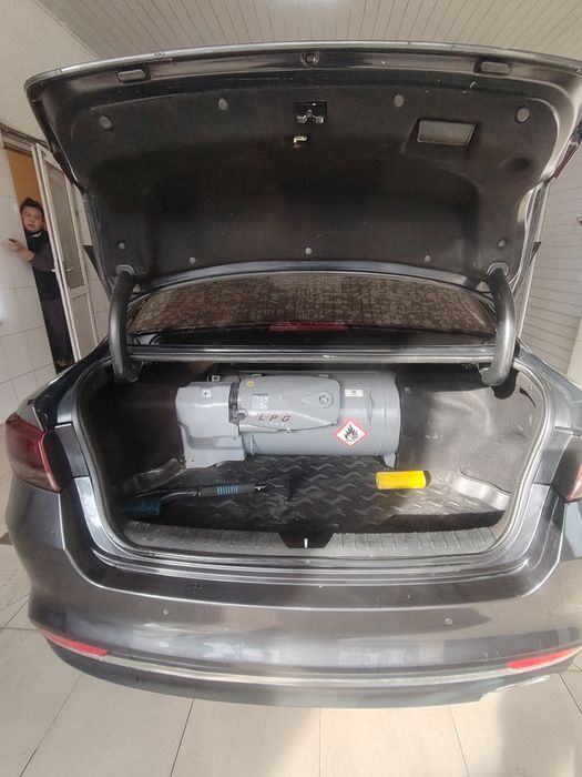 Продам Киа к5, газ, обьем 2,2018 года