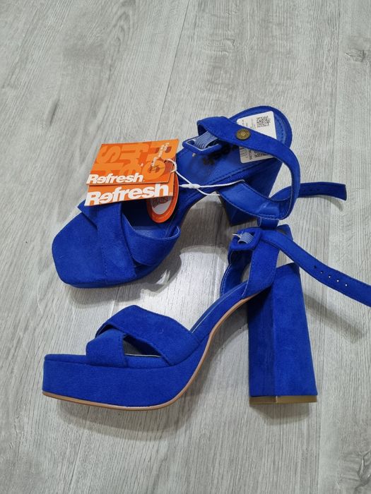 Шикарные босоножки, фирменные