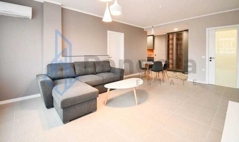 Тристаен апартамент под наем в кв. Кръстова вада