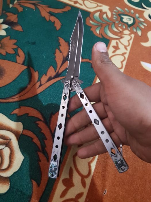 Vând cuțit butterfly/balisong REAL