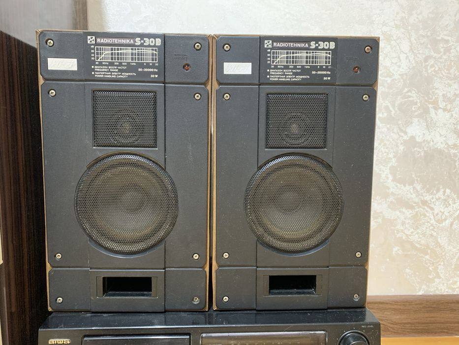 Музыкальный центр Radiotehnika + Aiwa + Усилитель Вега, идеал