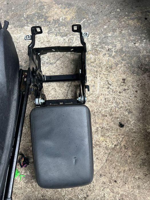 Салон Ауди AUDI A5 2врати Черен кожа Обикноввен Ел. подгрев ном 856