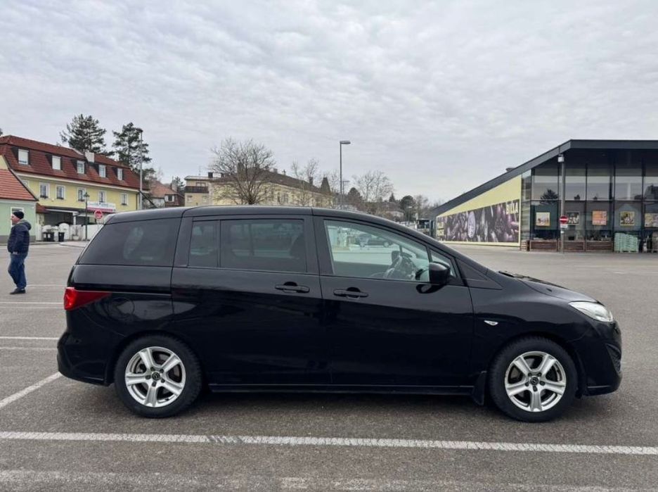 Mazda 5 2011, 7 locuri