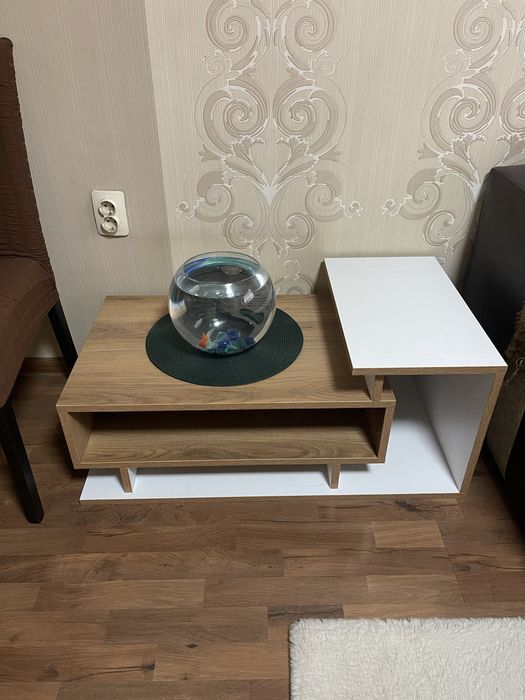 Продавам маса за хол