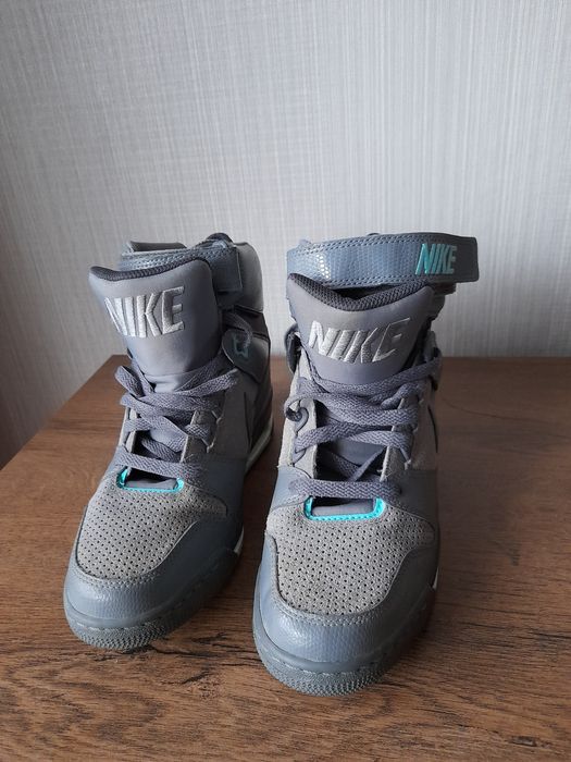 Nike Air Revolution дамски маратонки 39 номер.