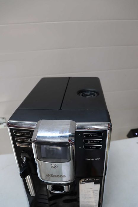 Кафеавтомат Philips Saeco Incanto HD8911/09, Устройство за пяна, Функция Cappuccino, Керамично острие, 15 бара, 1.8 л, Черен