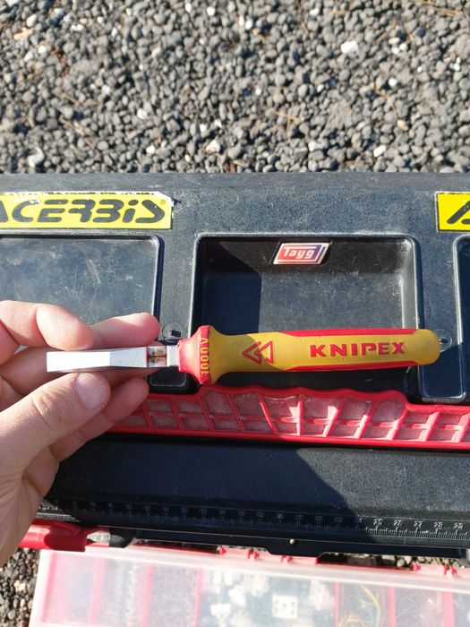 Клещи Knipex, Книпекс, Резачки за кабели, Резец за гофрирани тръби