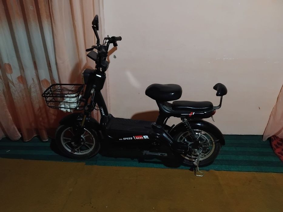 Elektorniy skuter sotiladi