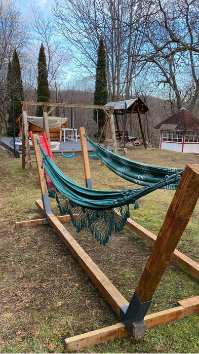 Inchiriez casa de vacanta 10-12 locuri