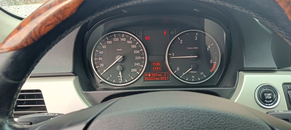 De vînzare BMW seria 3 ,an de fabricație 2011 , model 2012 e 91,  5200