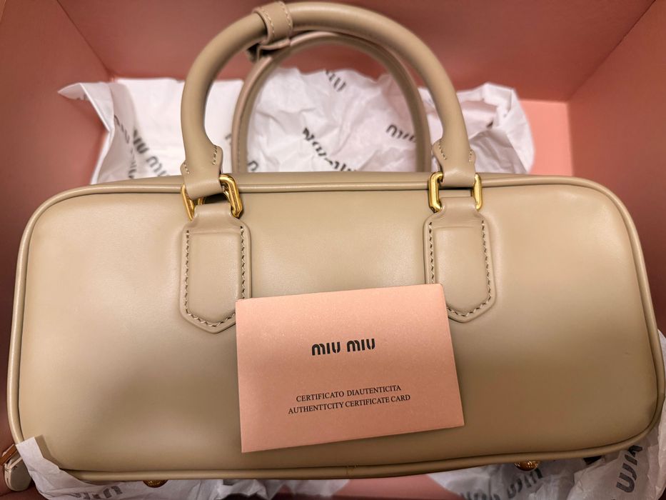 Кожена чанта Miu Miu