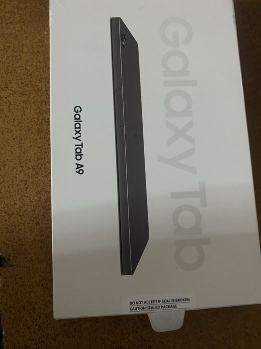 Samsung Galaxy Tab A9 можно вставить SIM