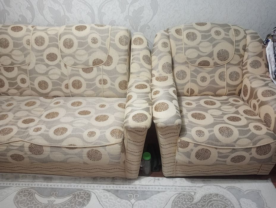 Продам диван в гостиную