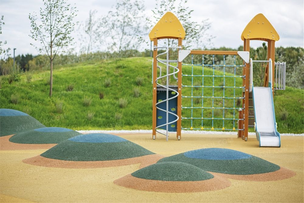 Детские площадки КСИЛ Болалар майдончаси качели карусели скамейки