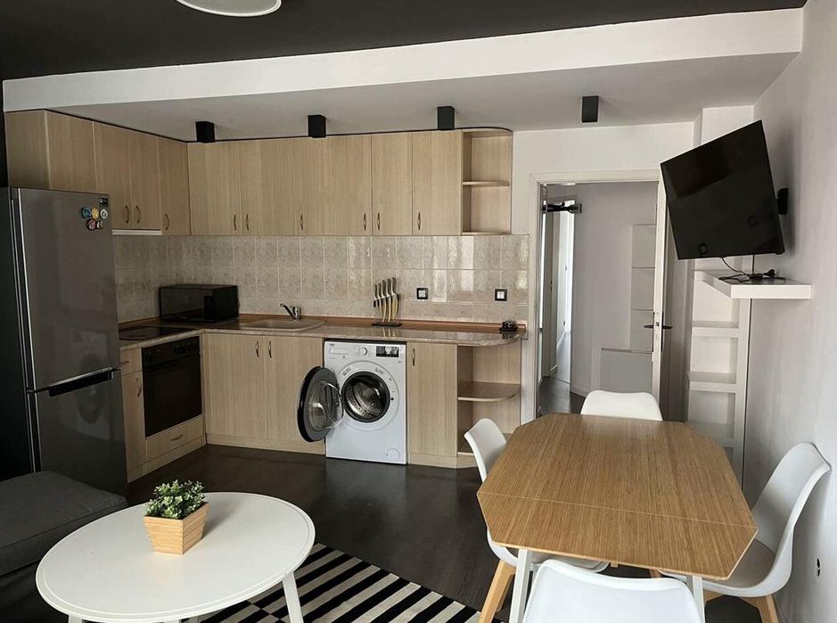 Дава се под наем Тристаен апартамент в Пловдив, Кършияка - 75 кв.м за 510 € - Снимка #1