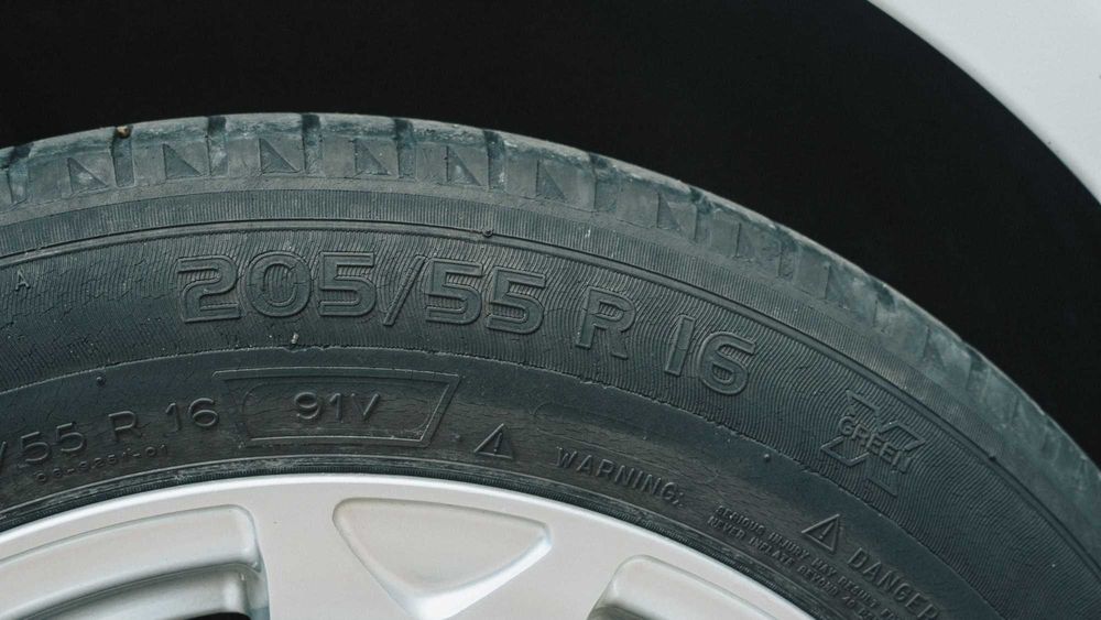Jante ALIAJ cu anvelope VARĂ 205 / 55 / R16 Michelin