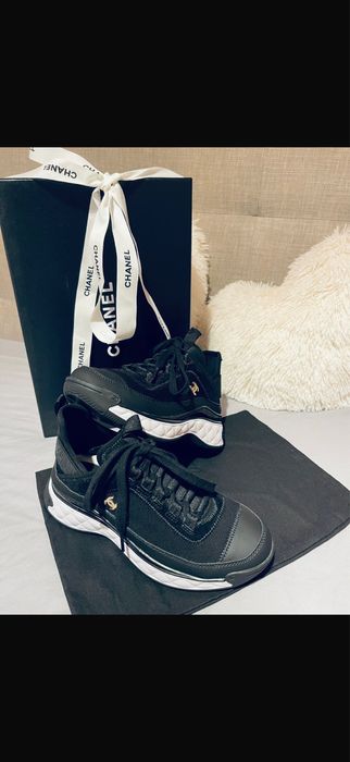 Vand papuci chanel