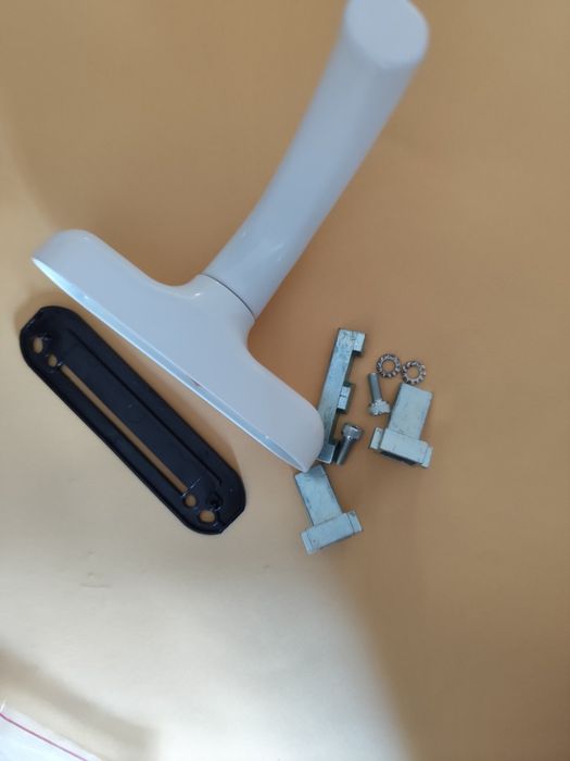 Vând mâner pentru geamuri și uși termopan și nu numai pentru interior