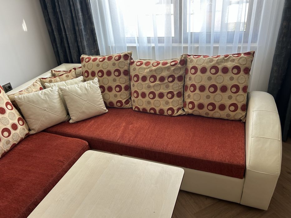 Ъглов диван + маса