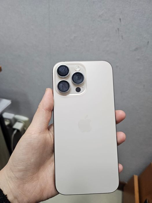 iPhone 16 Pro Max