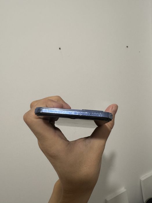 Продам смартфон vivo v23e