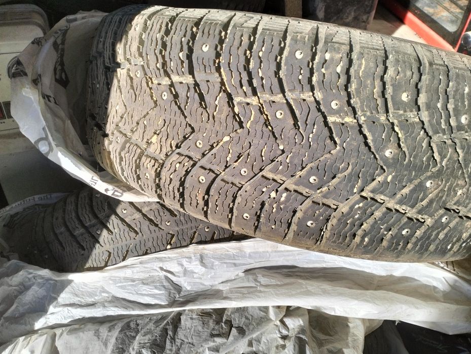 Продам зимний шины! Шипы