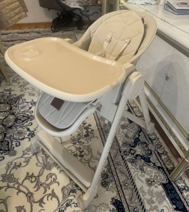 Продаётся стульчик для кормления  идеальное состояние