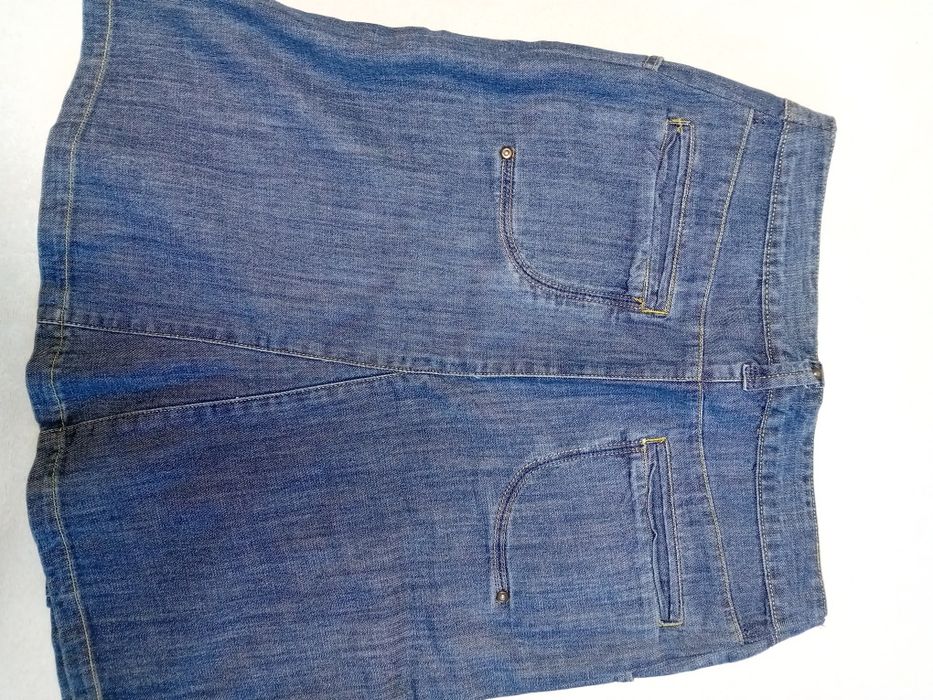 Vând fuste ptr.damă