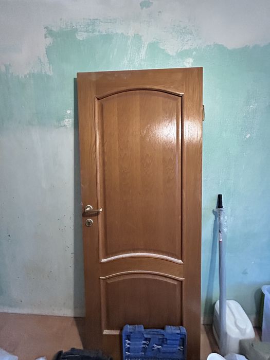 Продам двери межкомнатные