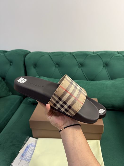 Papuci Slapi Burberry Full Box colectie noua 2025