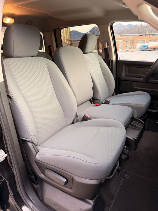 Dodge Ram 5.7 HEMI an 2017 4x4 Autoutilitara  Stare Impecabila