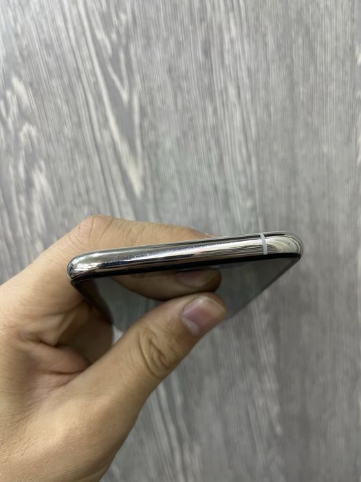 IPhone 11 Pro 64GB        .