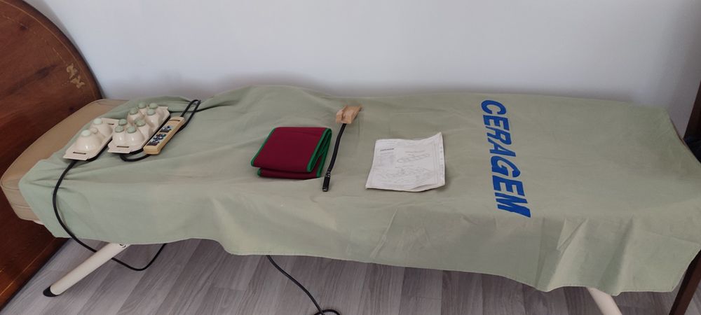 Продам серагем  массажную кровать