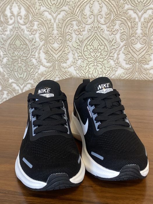 Кроссовки Nike черного цвета