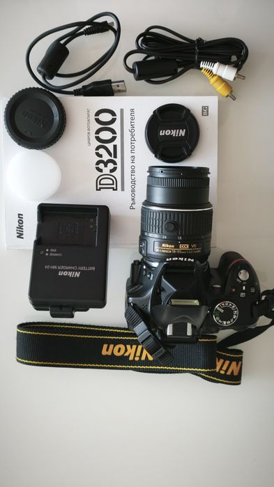 Nikon D3200 с обектив 18-55mm VR II
