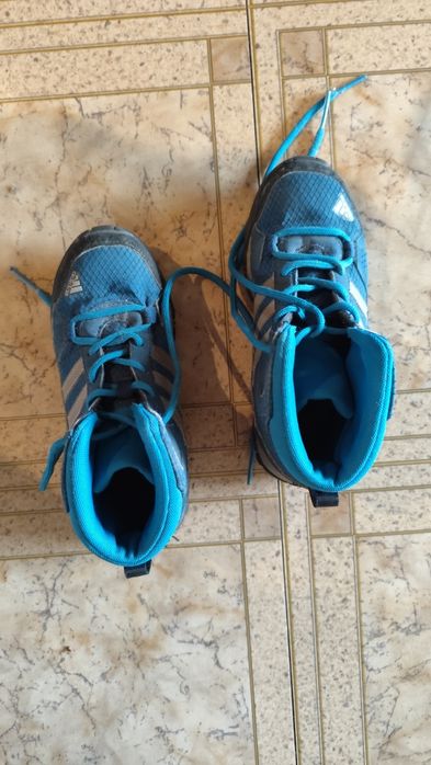 Adidas Taxion  размер 31