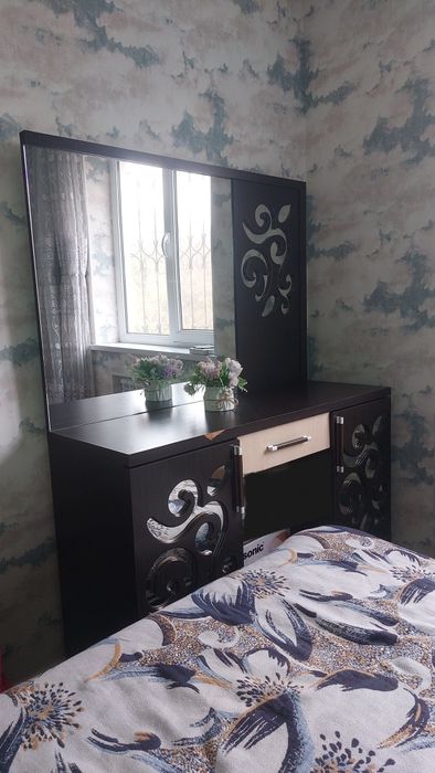 Шкаф-купе, трюмо, тумбы прикроватные