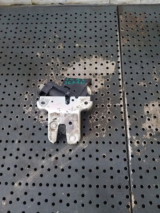Broasca haion audi a4 b8 8k sedan 4f5827505d