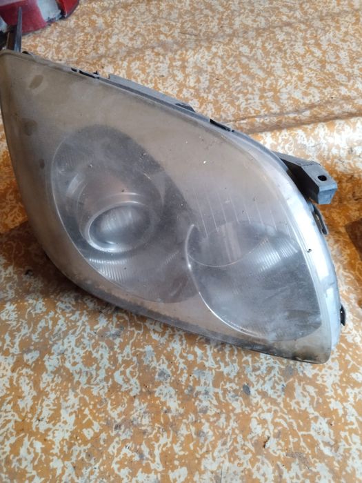 Фары от Тойота Авенсис