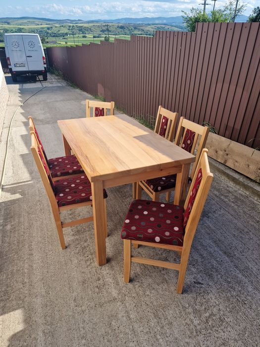 Scaune si mese din lemn masiv de la producator